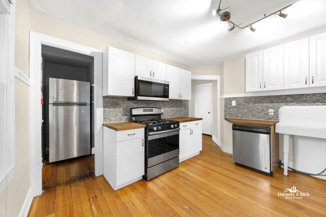 Photo - Discover Luxurious Harmony in the Heart of Evanston