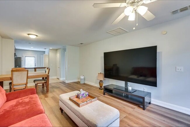 Building Photo - 13012 Lorna Pl Rental
