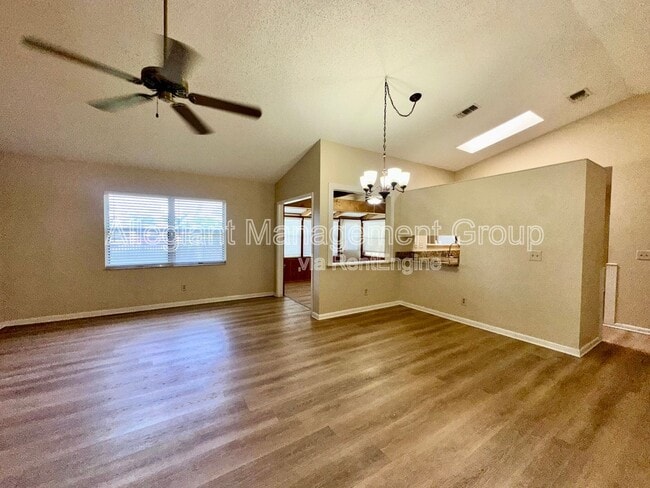 Photo - 2665 Shirley Ave