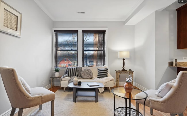 Photo - 2015 N Leavitt St Unit 2
