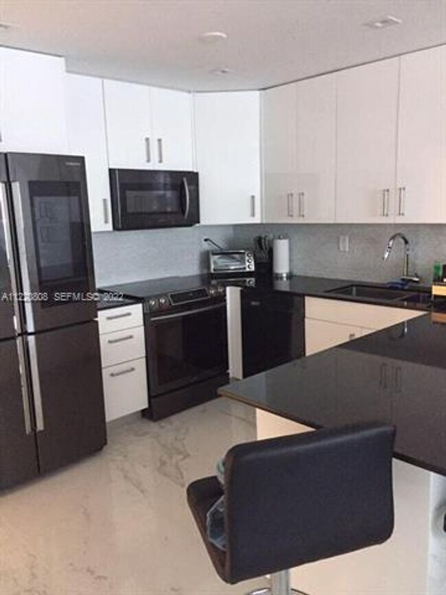 Photo - 2301 Collins Ave