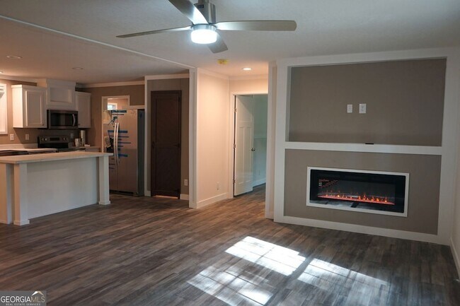 Photo - 210 Woodland St