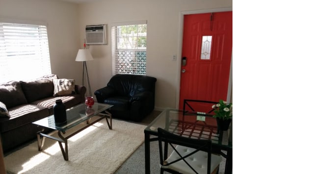 832 NE 16th Terrace Unit 1