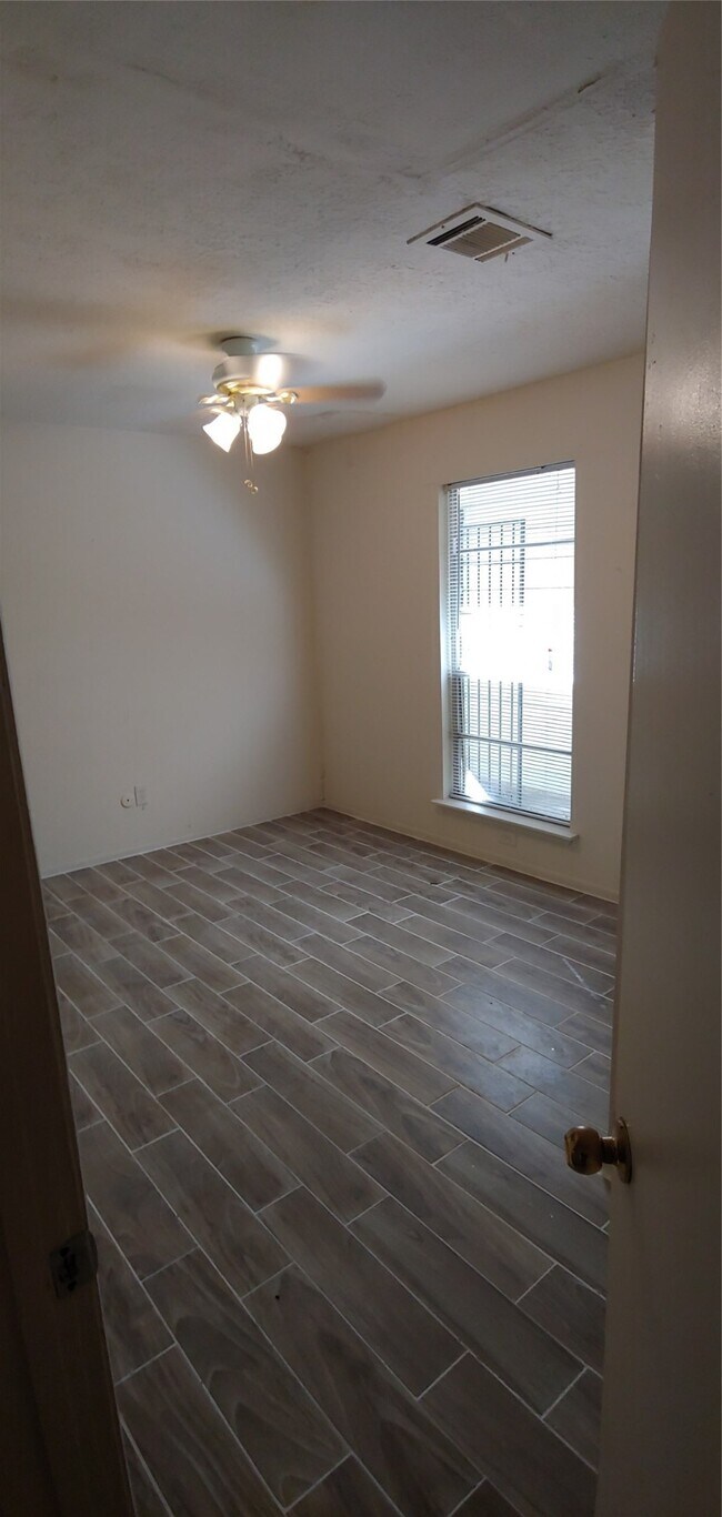 Photo - 10822 Lynbrook Dr Unidad a