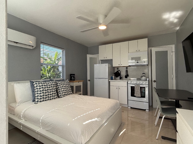 Photo - 11050 Biscayne Blvd Unidad 3