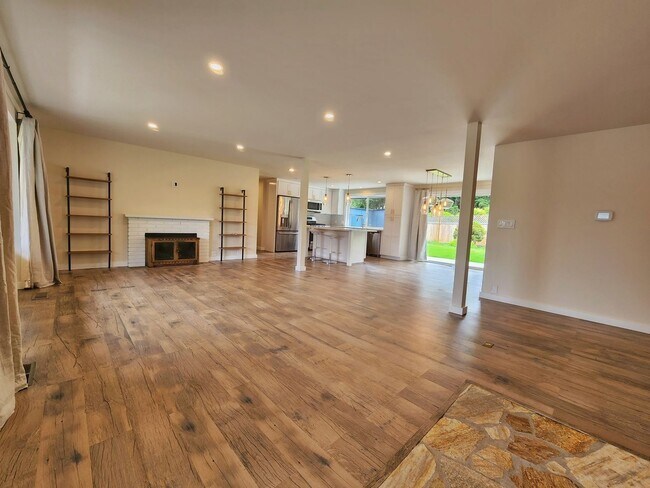 Photo - Beautilfully Remodeled 4 Bed 2.75 Bath Ram...