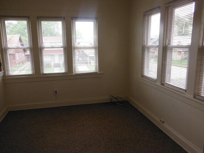 Photo - 1005 Broad Ave NW Unit 201