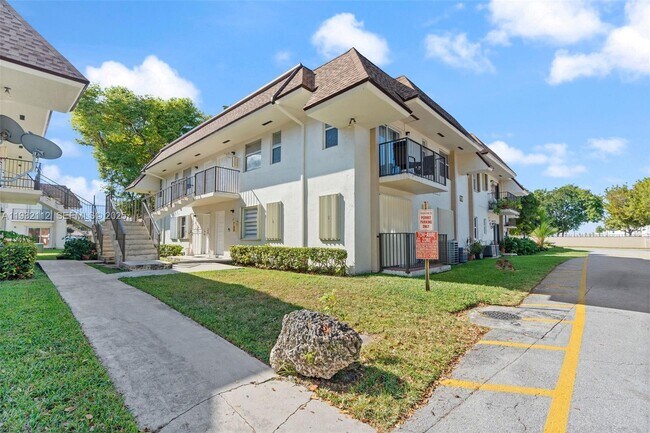 Building Photo - 7111 SW 129th Ave Unit 6