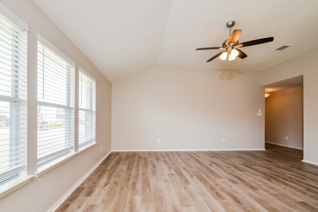 Photo - 1232 Wenatchee Dr