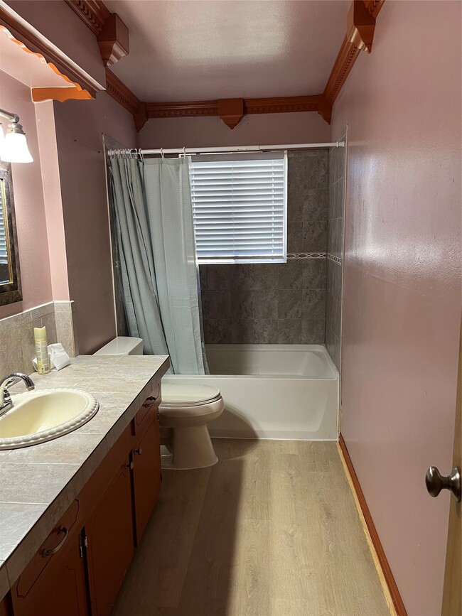 Photo - 10831 Overlea Dr