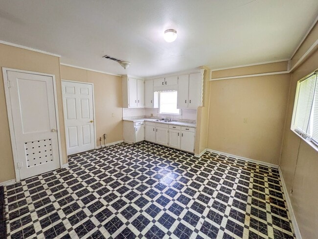 Photo - 3350 Cherry Dr