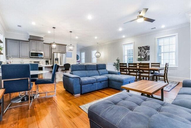 Building Photo - 1639 Erato St Rental