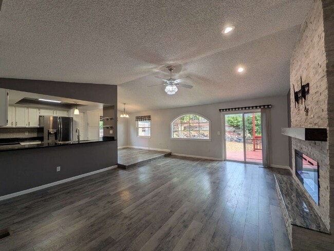 Photo - 2128 Beacham Dr