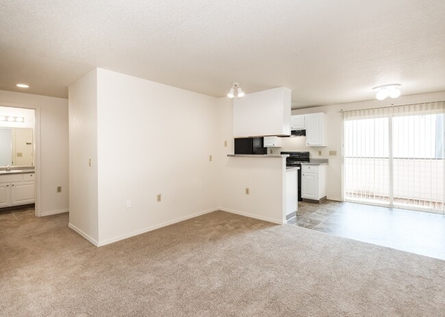 Photo - Elmonica Court