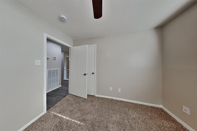 Photo - 6807 River Ml Dr