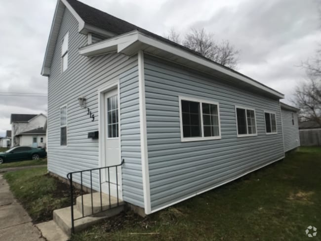 Building Photo - 315 N Werber St Rental