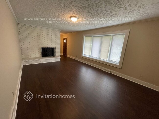 Photo - 208 N Milford Dr