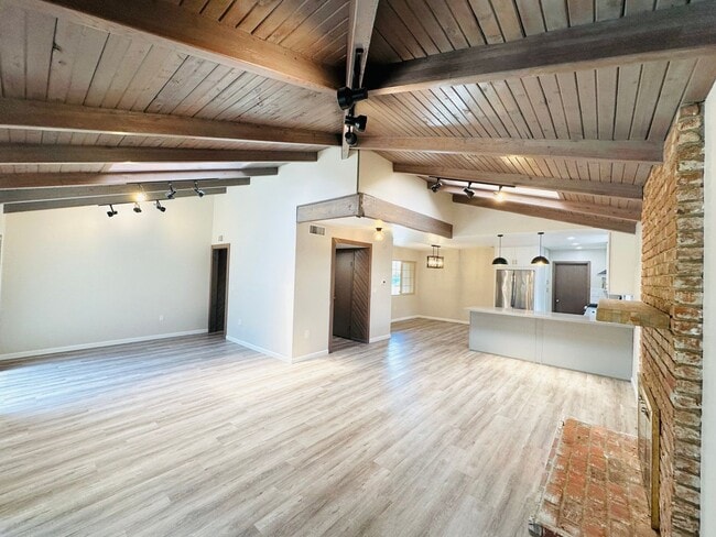 5831 Scripps St