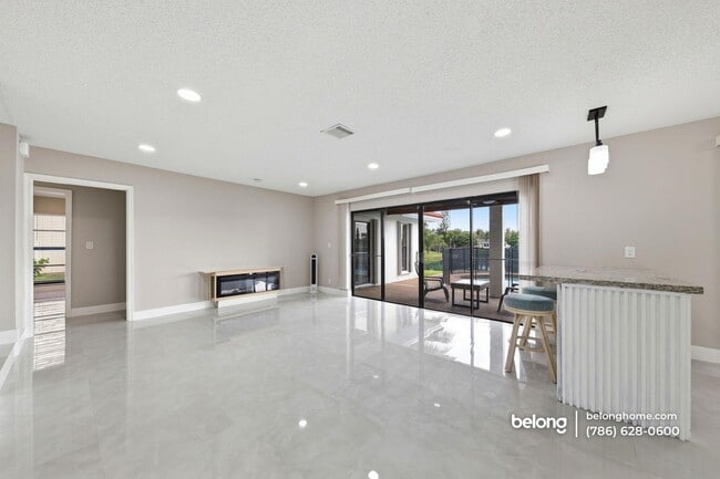 Photo - 9460 NW 16th St