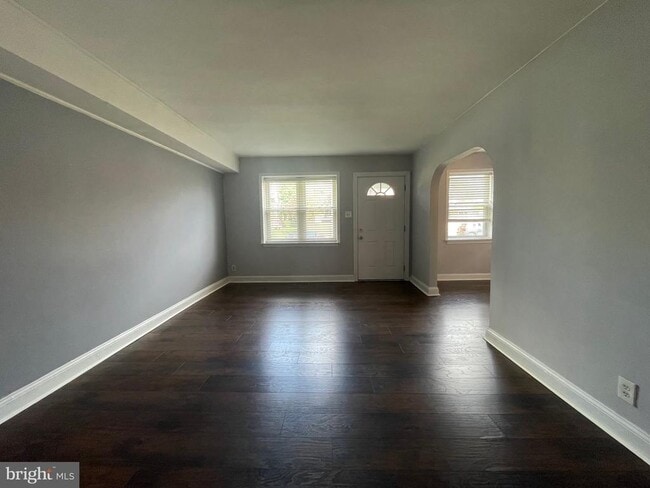 Building Photo - 18 Greenhill Rd Unit A