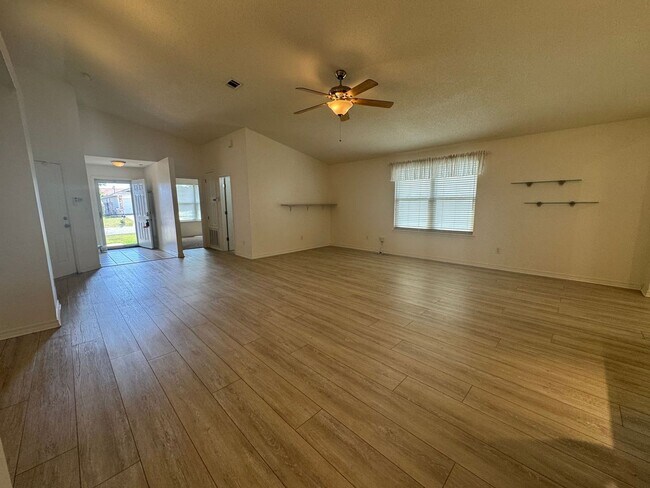 Photo - West Pensacola - Emerald Shores - 3 bedroom, 2 bathroom with enclosed sunroom