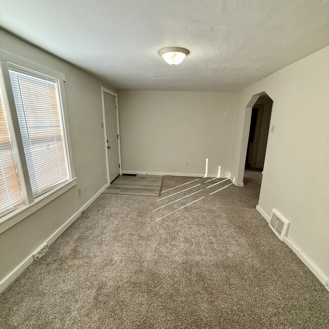 Photo - 338 La Motte Ln