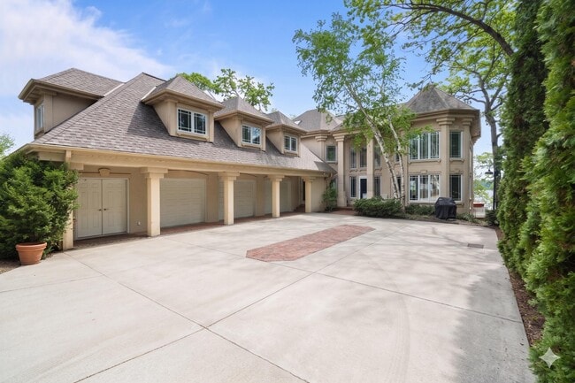 Building Photo - 2718 Willow Point Dr