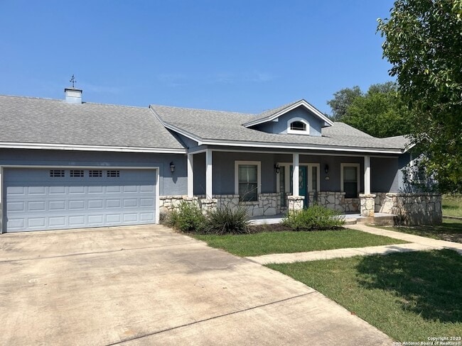 Photo - 1835 White Tail Ln