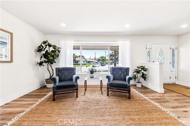 Photo - 4741 School St