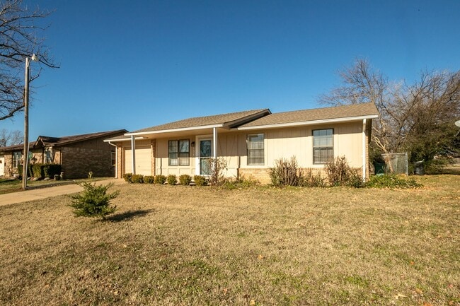 Photo - Newly renovated 3 bed / 1.5 Bath in Glenpool, Available 7/14!