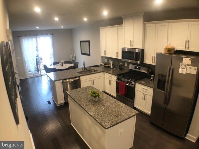 Photo - 6212 Editors Park Dr