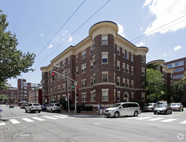 Building Photo - Chapman Arms Rental