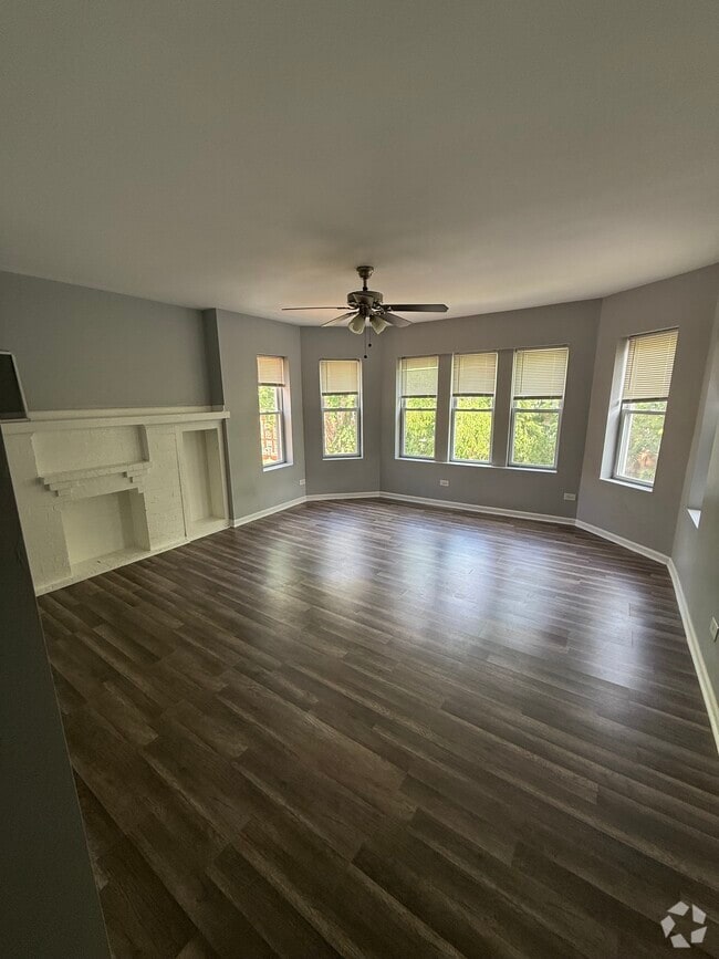 Building Photo - 8418 S Drexel Ave Unit 3 Rental