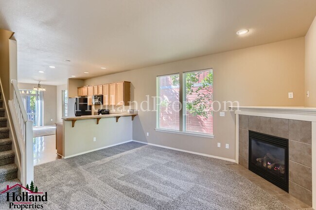 Photo - Stunning End-Unit Townhouse with Over 1,40...