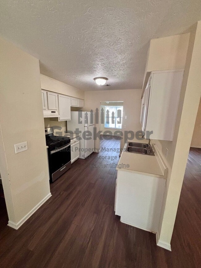 145 Fieldstone Dr