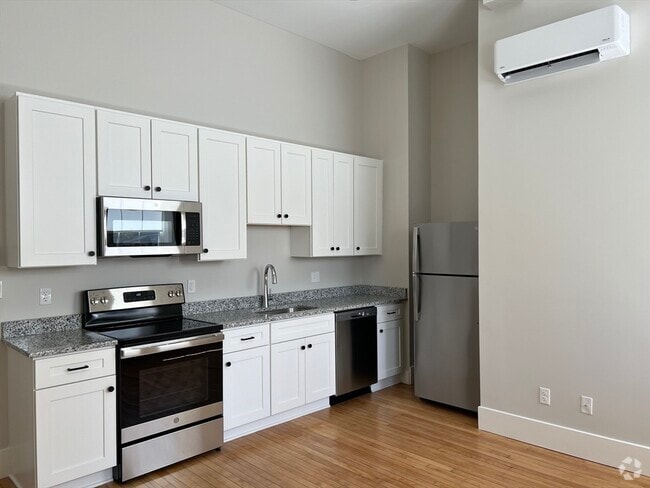 Building Photo - 34 St Joseph St Unit 15 Rental