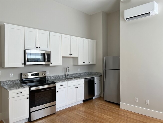 Photo - 34 St Joseph St Apartment Unit 15