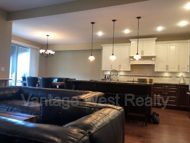 Building Photo - 1588 Marina Way