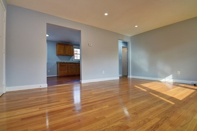 Photo - 30 Trull St Unit 3