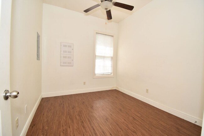 Photo - Hidden Oaks Apartments Unit 2410 W. Barnett Springs Ave