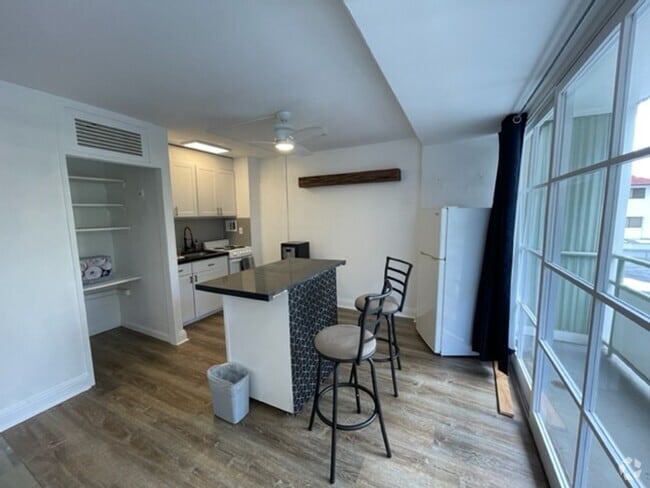 Building Photo - Cute Studio Waikiki- Furnished/ ALL Utilti... Unit 201 Rental