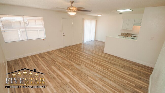 Photo - 904 Valhalla Dr Unidad APT D