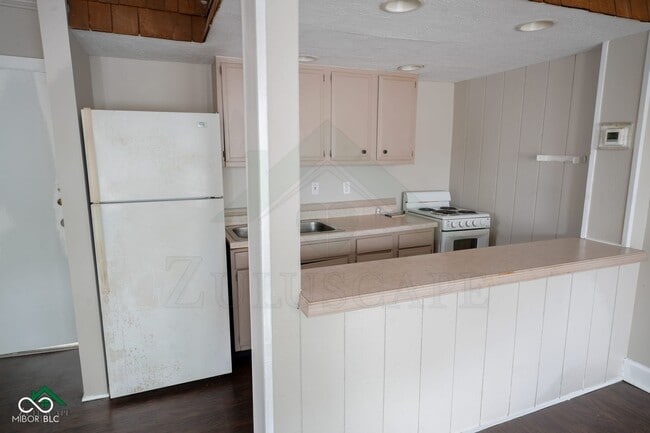 Photo - 723 N Reserve St