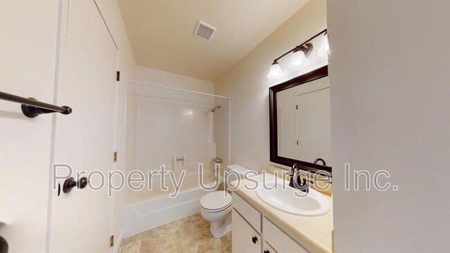 Photo - 1674 Bramble Pl