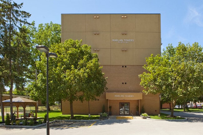 Building Photo - Marlan Towers