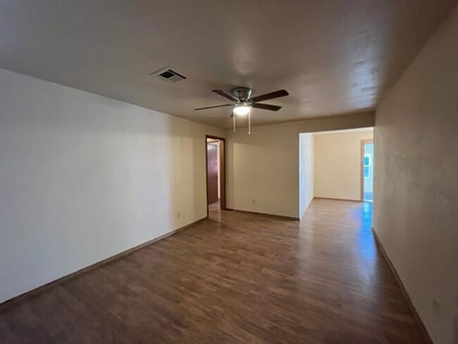 Building Photo - N2 Unit 3903 se  14 place Rental