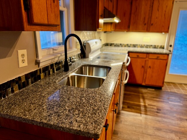 Photo - 108 Broad St