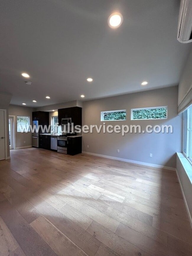 Photo - Contemporary 3 BD Mt. Baker Townhome! Location!!