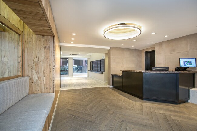 Photo - 110 Horatio St