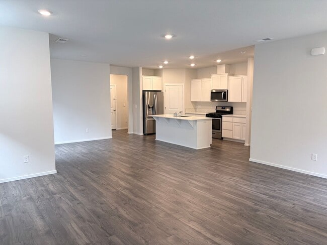 Photo - Spacious Vancouver Home Near Shopping, Parks & Convenient Commuter Routes